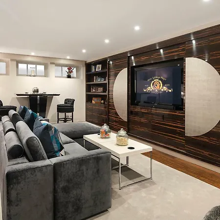 Knightsbridge Mews House Private Mews, Harrods & Parking Included-2