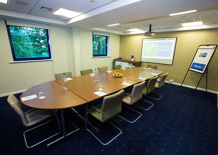 Casino hotel: Holiday Inn Express London Stratford By Ihg