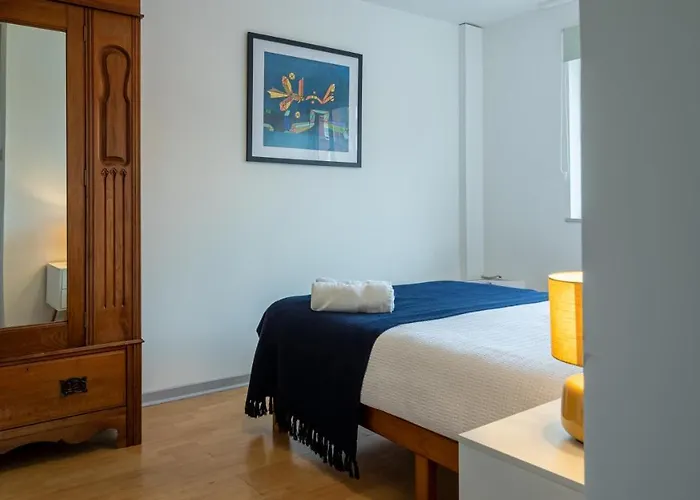 London Bridge 3 Bedroom House With Reception Room, Office And Private Garden