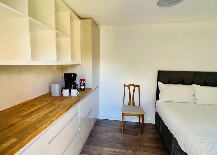 Wood Green Rooms