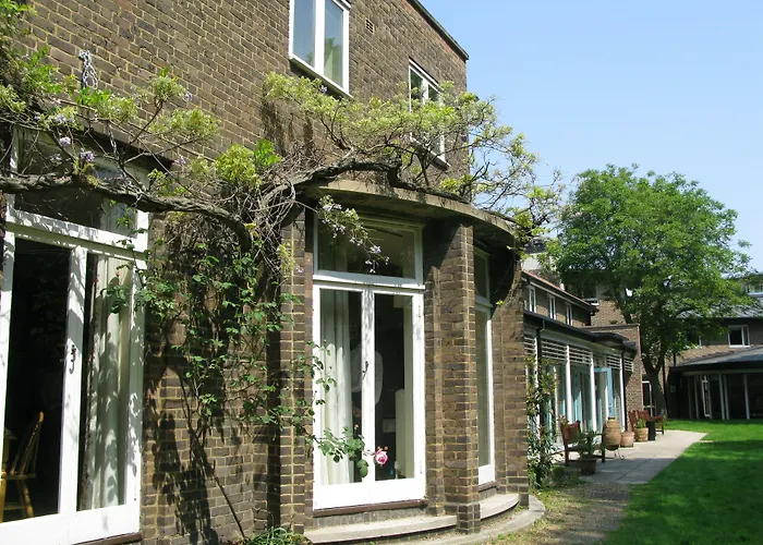 Luchthavenhotel: The Royal Foundation Of St Katharine